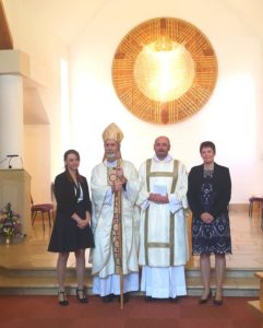 Bishop Alan, Des and his family